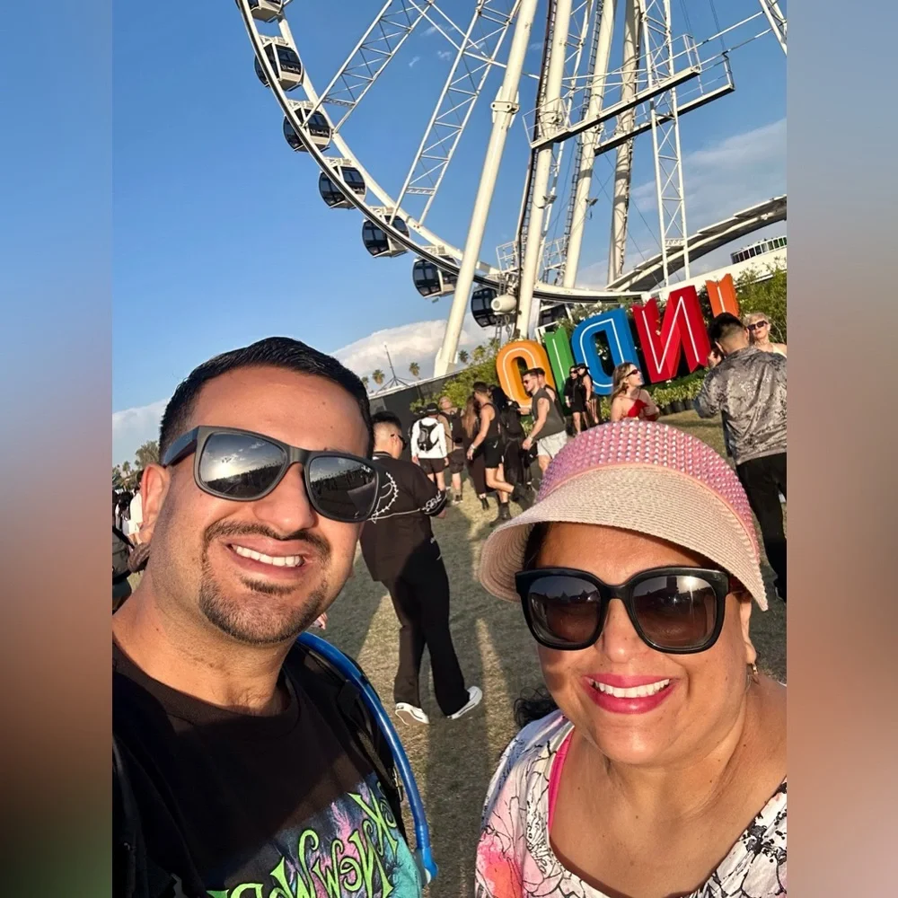 4/19 @2pm CST Coach preferred or luxury & designer bags, wallets & accessories. - Picture 7 of 14